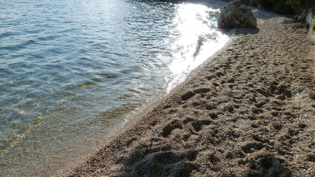 Beach Front Apartments Balica Rat Omiš Buitenkant foto